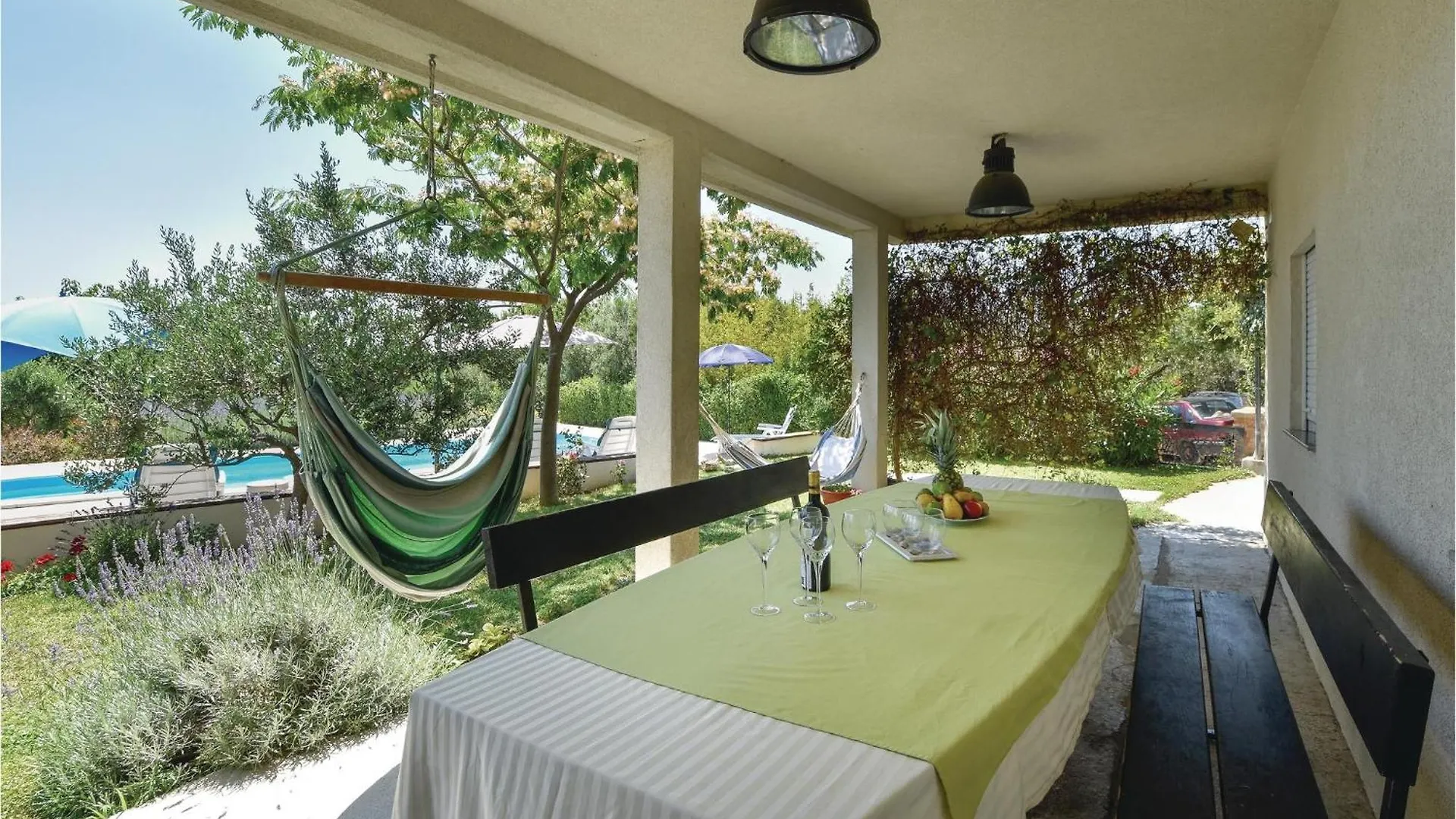 Beautiful Apartment In Kastel Luksic With Wifi Kastela