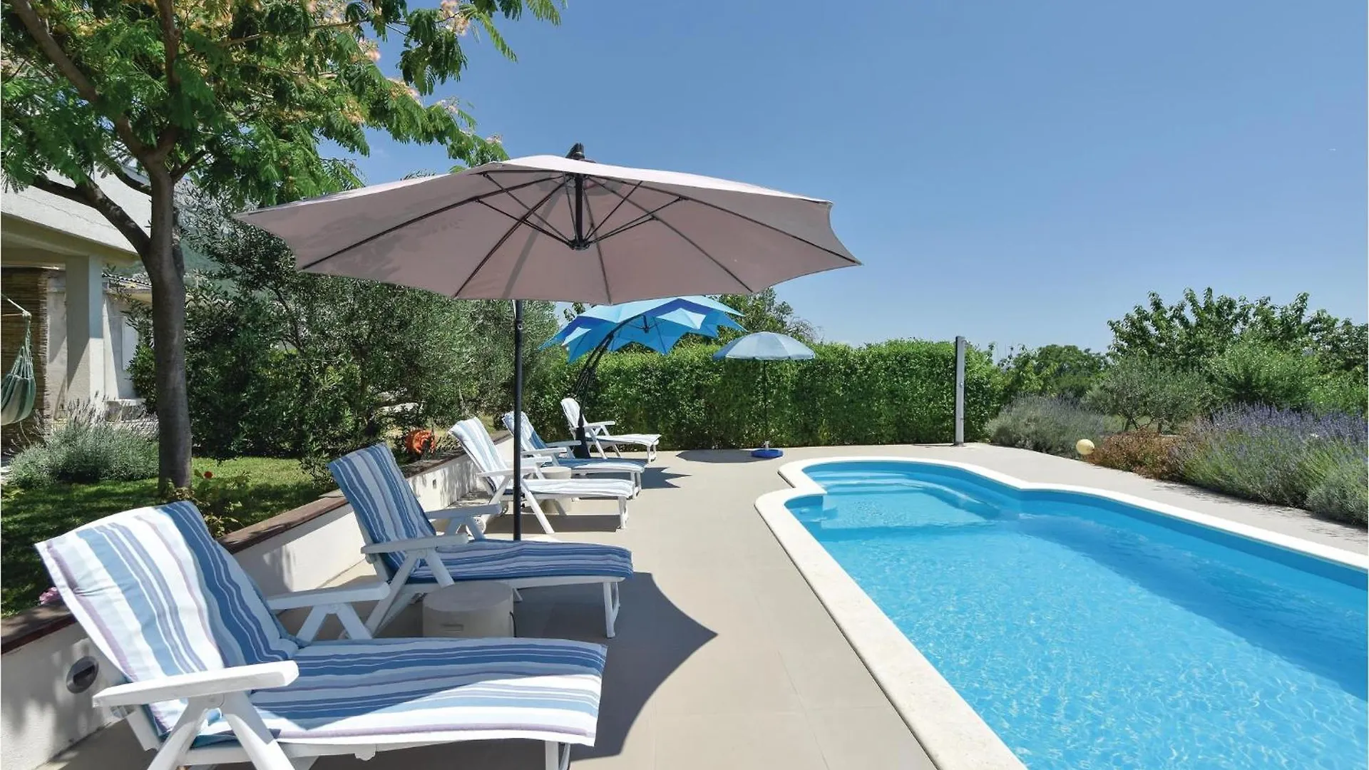 Kaštela Beautiful Apartment In Kastel Luksic With Wifi קרואטיה